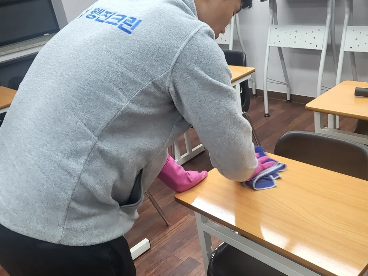 북구 고성동3가 유치원 책걸상 교실 위생청소 사례 - 행진크린